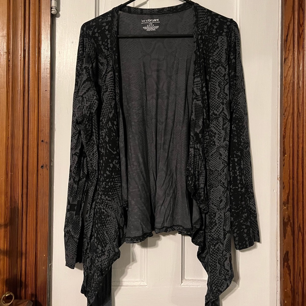 Lane Bryant EUC snake print cardigan-like flowy top